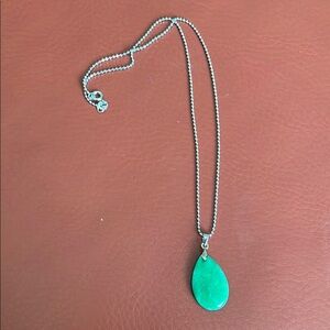 Elegant Green Pendant Necklace